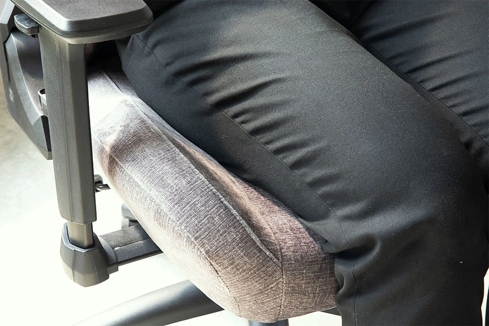 Žaidimų kėdė MSI MAG CH130 I Repeltek Fabric Gaming Chair aprašymas - Prekės nuotrauka