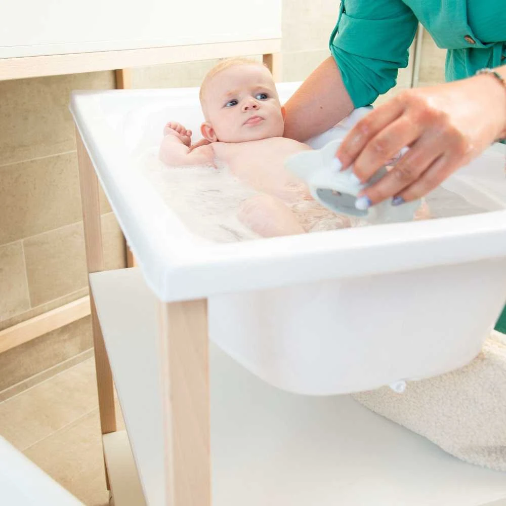 CHILDHOME VYSTYMO STALAS SU VONIA