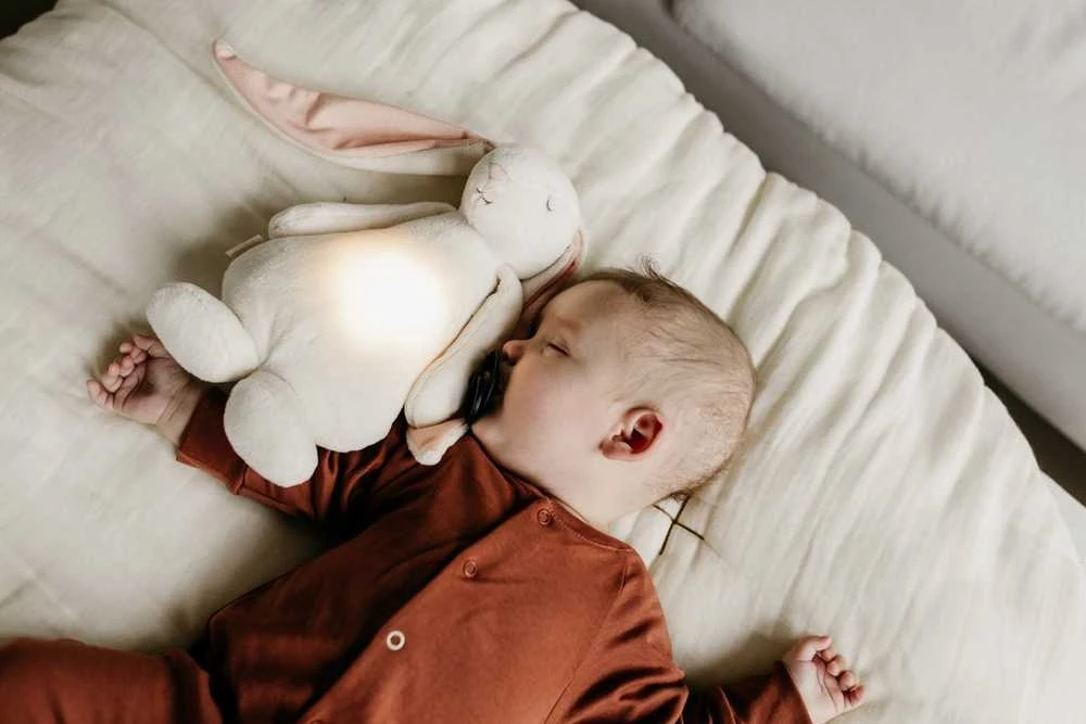 Moonie 2.0 migdukas Humming Bunny - Powder su garso įrašymo funkcija