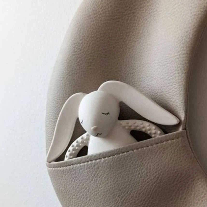 Moonie natūralaus kaučiuko kramtukas Bunny - Kreminis