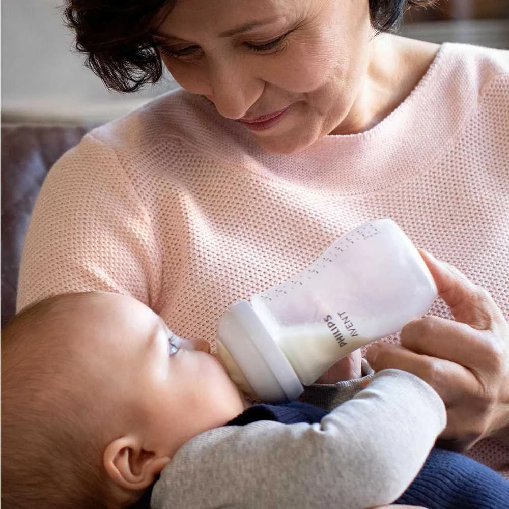 PHILIPS AVENT NATURAL RESPONSE BUTELIUKŲ RINKINYS, 260 ML, 1 MĖN.+, 2 VNT., BALTA