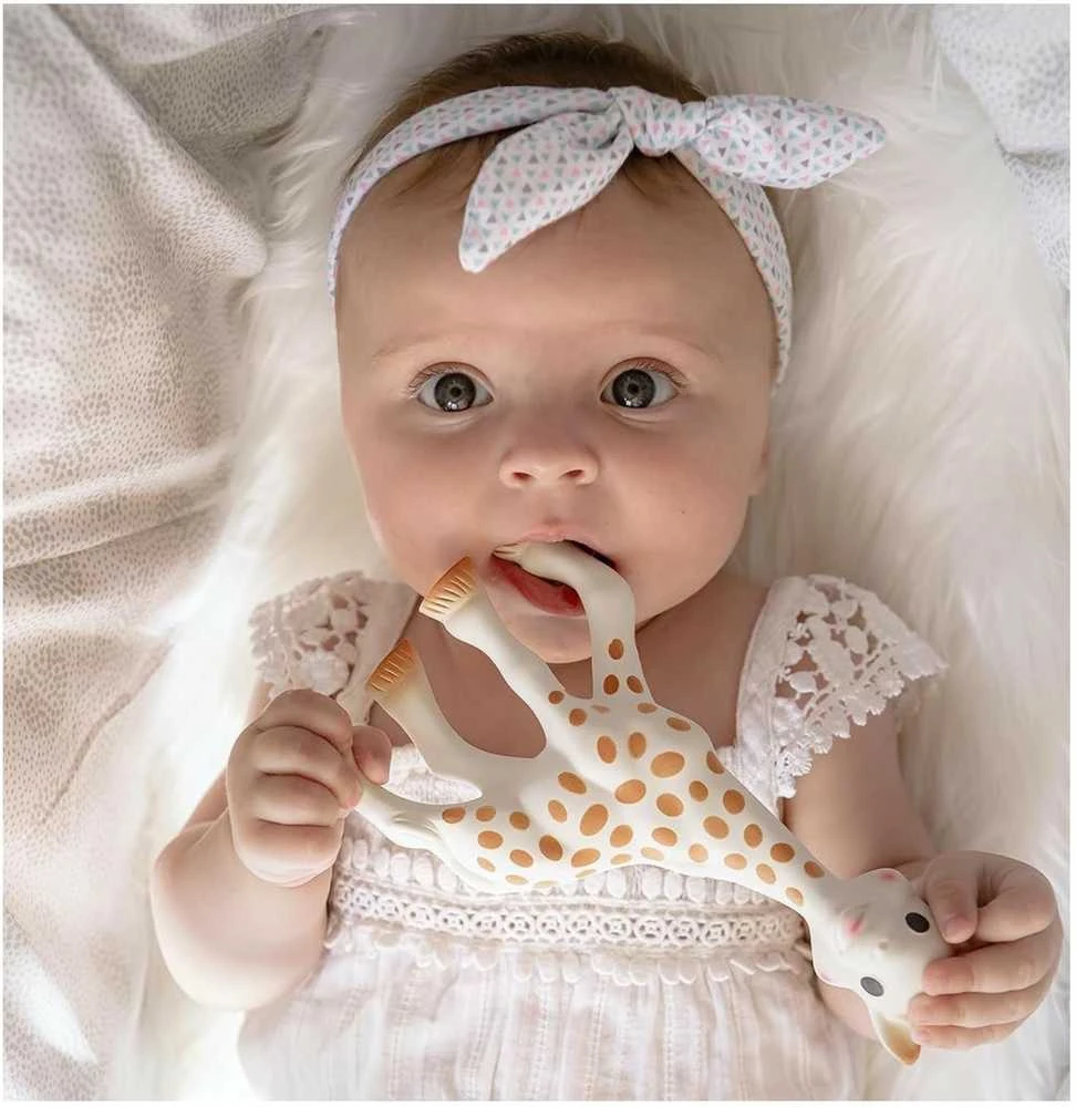 Sophie La Girafe VULLI SOPHIE LA GIRAFFE DOVANŲ RINKINYS SU KRAMTUKU-BARŠKUČIU