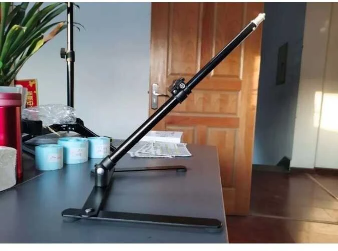 26 CM LED žiedo lempa su trikoju stovu