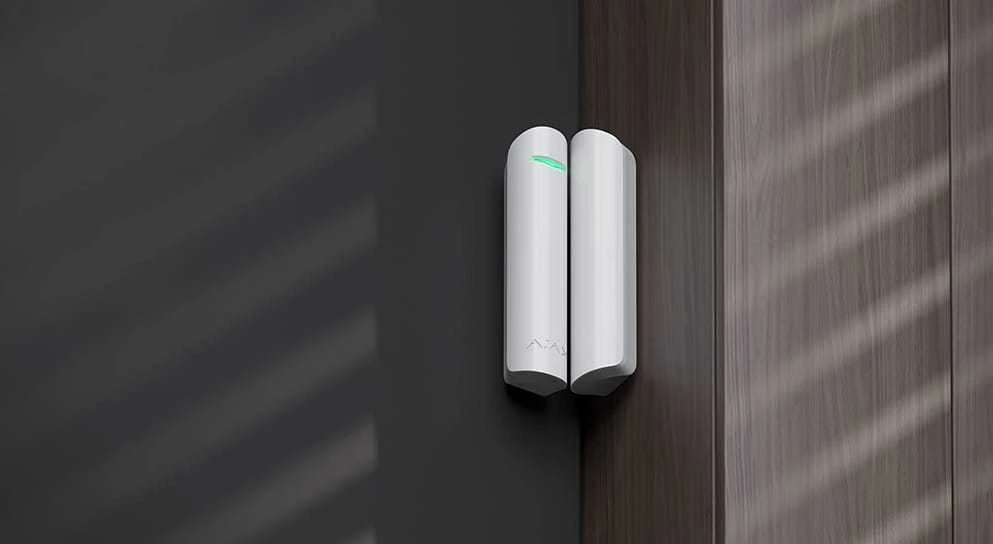 Ajax DoorProtect Plus baltas magnetinis kontaktas