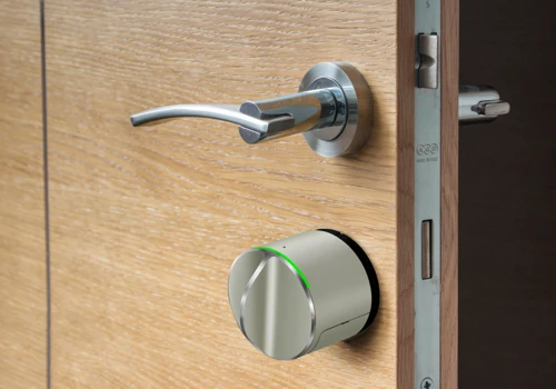 Danalock V3 išmanioji spyna valdoma Bluetooth & Zigbee sidabrinė euro