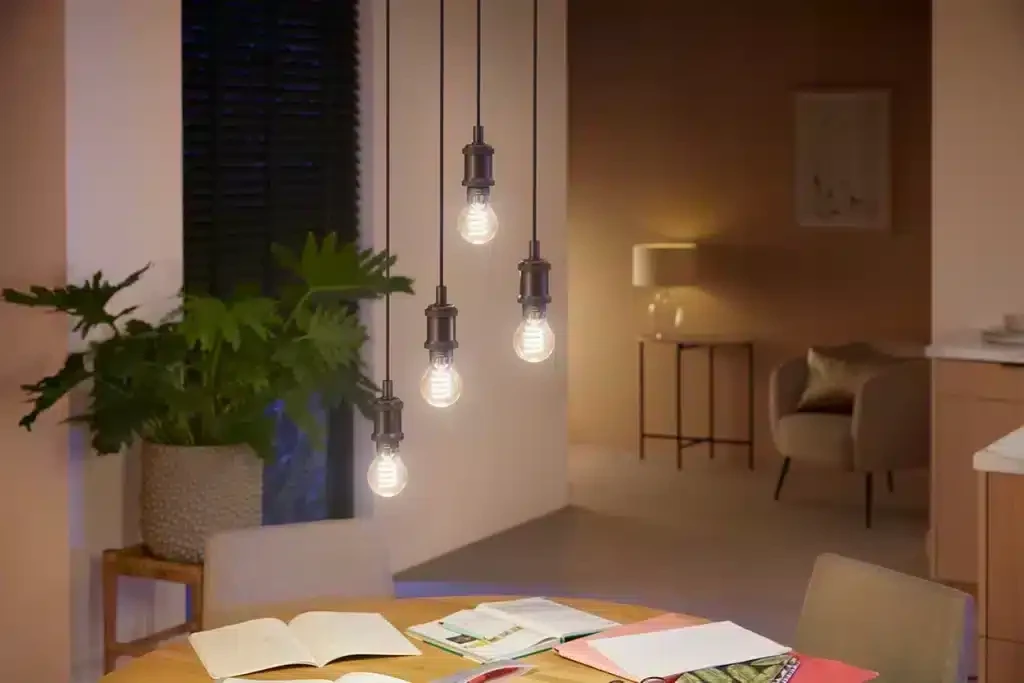 Philips Hue Baltas Ambiance išmanioji LED lemputė 7W E27 Zigbee, Bluetooth aprašymas - Prekės nuotrauka
