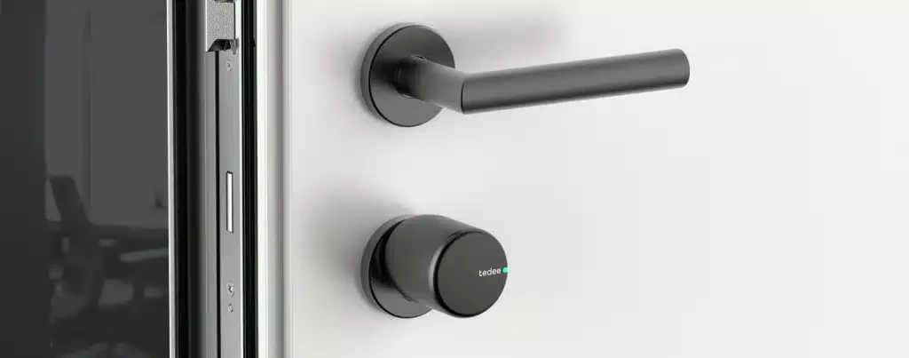 Tedee PRO juoda išmanioji Bluetooth spyna namams ir verslui aprašymas - Prekės nuotrauka