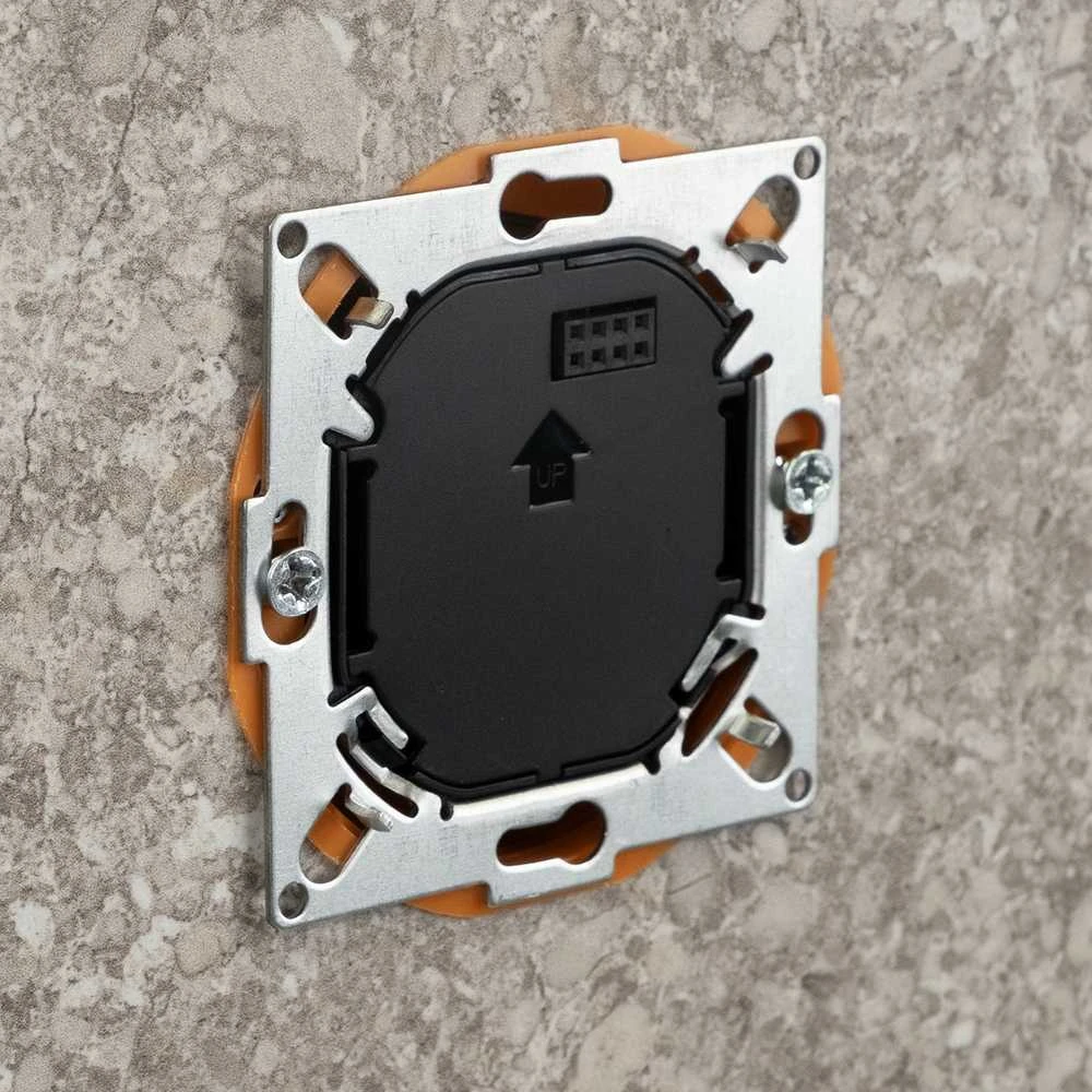 Engo Controls Engo E55 juodas Wi-Fi laidinis termostatas 230V, 55x55