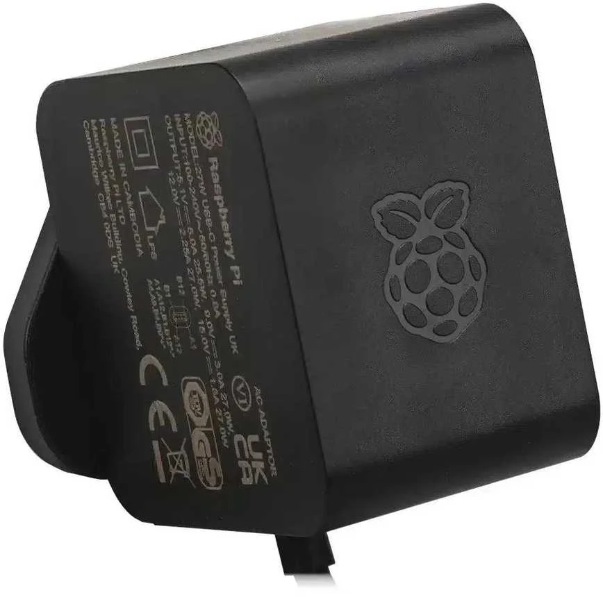 Raspberry Pi 5 StarterKit WiFi 8GB RAM 32GB Micro SD su oficialiais priedais