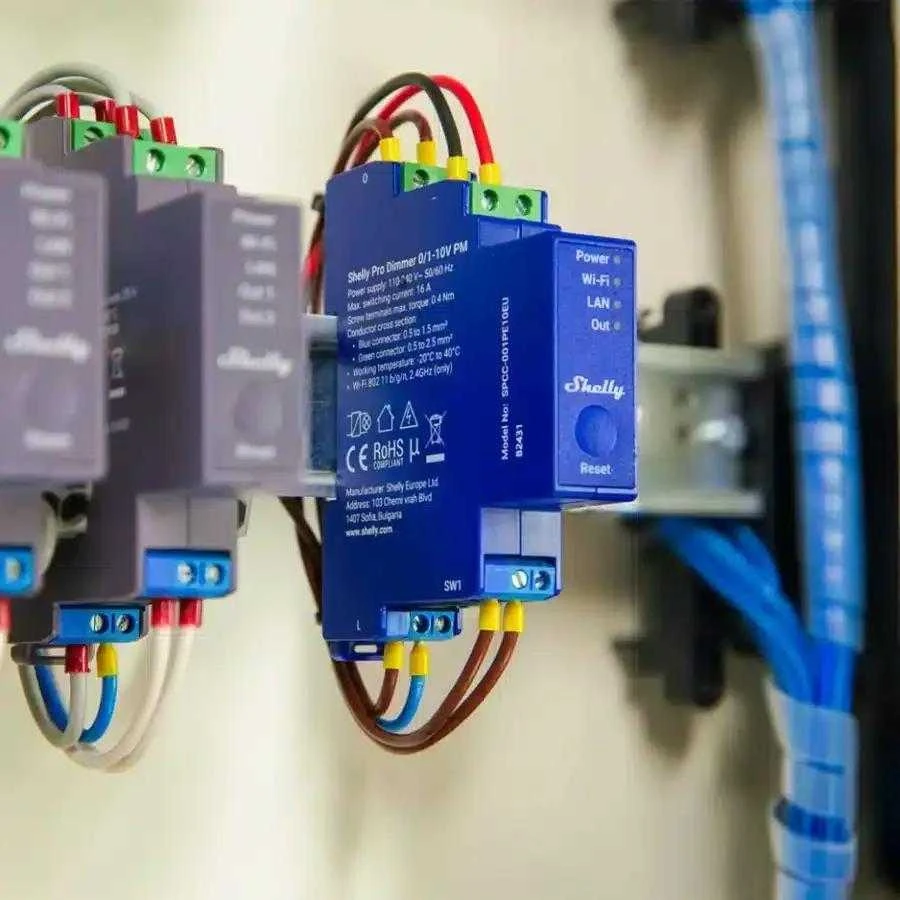 Shelly Pro Dimmer 0/1-10V PM apšvietimo valdiklis