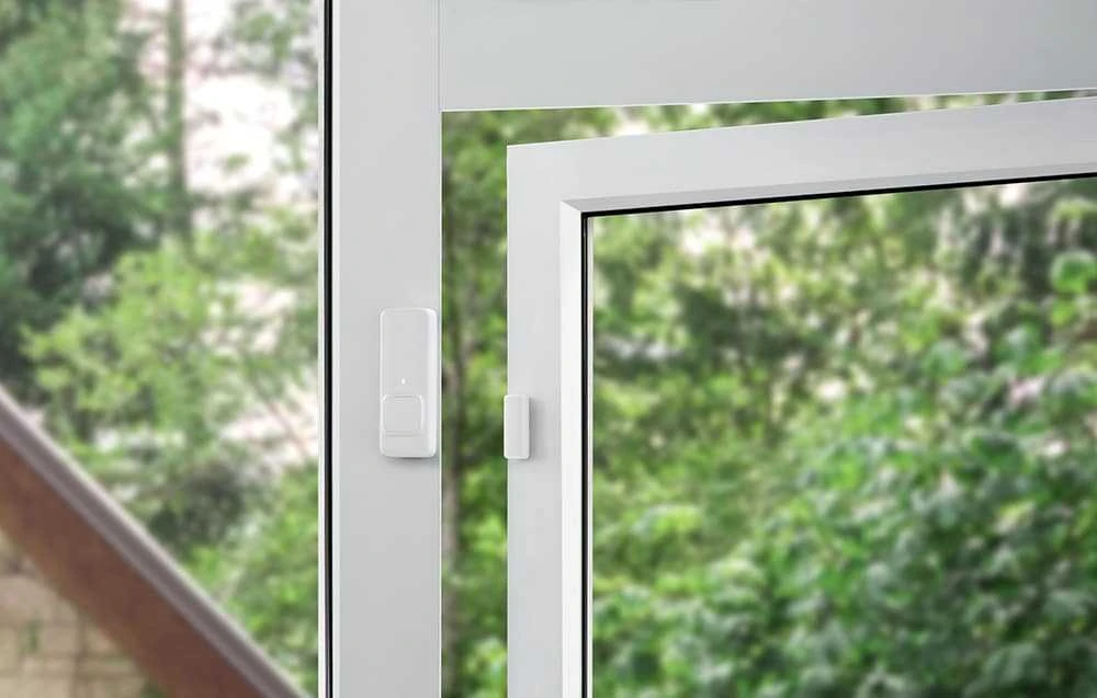 SwitchBot kontaktinis jutiklis - durų/langų ir šviesos intensyvumo jutiklis