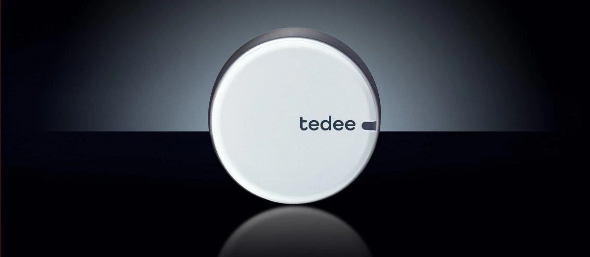 Tedee PRO išmanioji Bluetooth spyna namams ir verslui sidabrinė