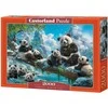 Castorland Panda 2000 dalių dėlionė C-201013-2 Žiemos linksmybės