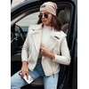 Moteriška balta liemenė su kailiuku Wool