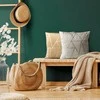 Eurofirany BLINK / 29 Aksominis pagalvės užvalkalas su auksiniu geometriniu raštu, 45X45 cm, spalva: juoda / šviesiai auksinė