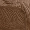 Eurofirany DESIGN 91 LUIZ / 4 Aksominė lovatiesė, dygsniuota karšto spaudimo būdu su palmių lapų raštu, 220X240 cm, spalva: plytų Lovatiesė