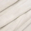 Eurofirany DESIGN 91 CINDY5 Minkštas ir švelnus pledas su įspaustu eglutės raštu, 170X210 cm, spalva: kreminė