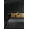 Eurofirany LIMITED COLLECTION LILI4 Švelnaus aksomo lovatiesė, dygsniuota karšto spaudimo (hot press) augalų raštu, 280X260 cm, spalva: juoda