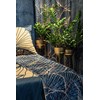 Eurofirany LIMITED COLLECTION MUSA2A Naktinė užuolaida iš minkšto aksomo su bananų lapų raštu, 140X250 cm, kilpos / žiedai, spalva: tamsiai mėlyna / šampano