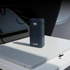 Išorinė baterija SBS 10000 mAh 20W su integruotu USB-C laidu ir skaitmeniniu ekranu - tamsiai pilka