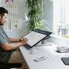 „Monitorius Alogic Alogic TFT 27“ „Clarity Touch 4K“ internetinė kamera, 65 W PD, sulankstomas stovas