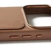 Carruzzo „Mujjo“ piniginės odinis dėklas – dėklai, sukurti „iPhone 17 Pro Max“, suderinami su „MagSafe“ (gelsvai rudas)