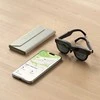 „Satechi FindAll?“ veganiškos odos akinių dėklas su „Apple Find My“ – smėlio spalvos