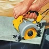 Dewalt (DWC410) diskinis pjūklas plytelių pjovimui