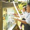 CLASSIC WORLD EDU Set Double-Sided Painting Board Easel with Vanduo Pump