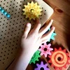 Tooky Toys Žaislų žaislas „Mosaika Montessori“ dėlionė su „Pinski“ kištuku 88 EL.