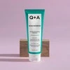 Q+A Niacinamide Gentle Exfoliating Valiklis Švelnus šveičiamasis veido prausiklis, 125 ml