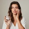 Rituals The Ritual Of Namaste Glow Anti-Ageing Day Kreminis odą nuo senėjimo saugantis dieninis kremas, 50 ml
