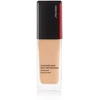 „Shiseido Synchro Skin“ gaivinamasis skystas makiažo pagrindas 250 Sand SPF 30, 30 ml
