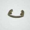 Mercedes-Benz ML W164 vairo stiprintuvo rezervuaro tvirtinimo spaustukas originalus A0009941903