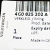 VAG AUDI A6 A7 11-16 Priekinis po kėbulo pamušalu esantis dešinysis dangtelis originalus 4G0825202A