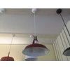 Pakabinamas šviestuvas raudonos spalvos