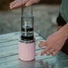 „AeroPress“ – kelioninis kavos puodelis, rožinis, 350 ml
