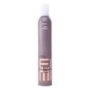 Stiprios fiksacijos plaukų formavimo putos "Wella Eimi Extra Volume Hold Level 3" 500 ml