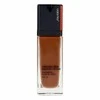 „Shiseido Synchro Skin Radiant Stangrinamasis“ skystas makiažo pagrindas 550 SPF 30, 30 ml