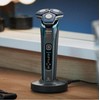 Philips S7882/55 barzdaskutė ant įkrovimo stovo