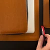 Solier Accessories Natūralios odos nešiojamojo kompiuterio kilimėlis Solier SA43