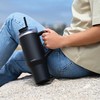 Bodum kubek termiczny ze słomką i laikikliu Travel Mug 1.2L Juodas