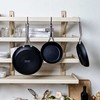 KitchenAid - Kaltinio grūdinto aliuminio keptuvių rinkinys, 3 vnt. - juodos - 20 cm, 24 cm, 28 cm