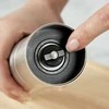 „KitchenAid“ druskos ir pipirų malūnėliai – 2 vnt. rinkinys