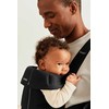 BabyBjörn Mini austa kūdikio nešioklė naujagimiams 3,2–11 kg, modelis 21156