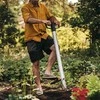 Fiskars Xact sodintuvas darbui stovint (1057077)