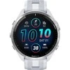 Išmanusis laikrodis Garmin Forerunner 965, Titano apvadas su „Whitestone“ (baltojo akmens) spalvos korpusu ir „Whitestone“ (baltojo akmens) ir „Powder Grey“ (pilkšvos) spalvos silikoniniu dirželiu