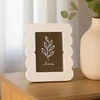 Home Styling Collection Frame Nuotraukų rėmelis su banguotu kraštu, PAGRINDAS, 18,5 x 2,2 x 23,3 cm