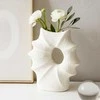 Home Styling Collection Porcelain shell-shaped vase MURI, 21 x 7 x 23.5 cm, baltas