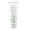 Wella Nutricurls Waves &amp; Curls valomasis kondicionierius garbanotiems ir banguotiems plaukams 250ml